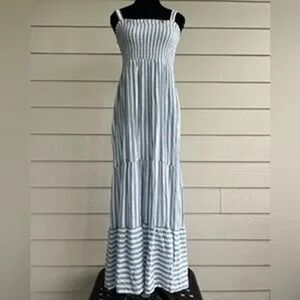 Raviya Women's Blue and White Striped Cover-Up Dress Size Sm with Pockets‎